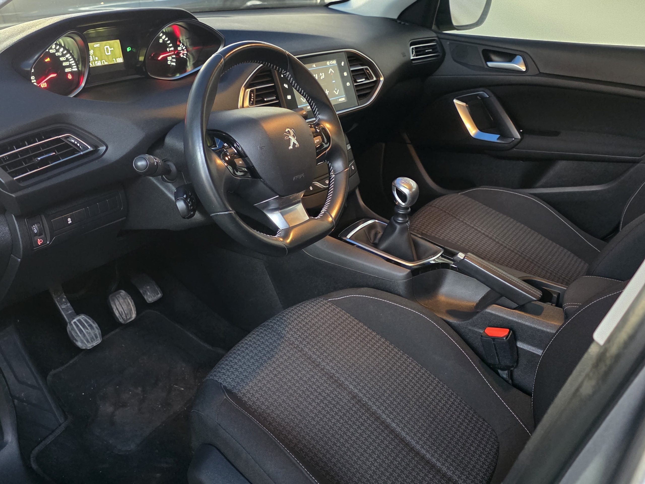 PEUGEOT 308 1.6  HDI