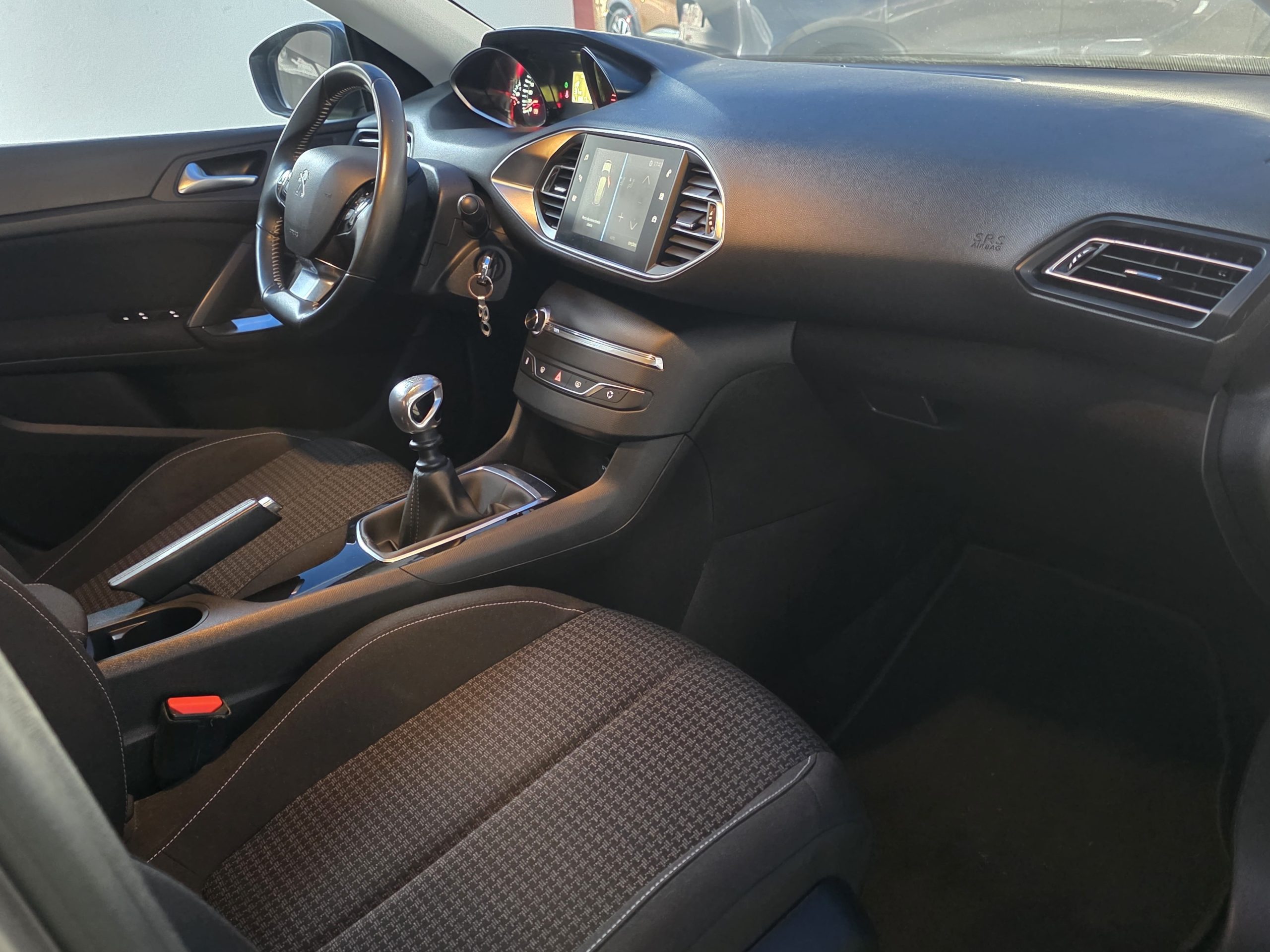 PEUGEOT 308 1.6  HDI