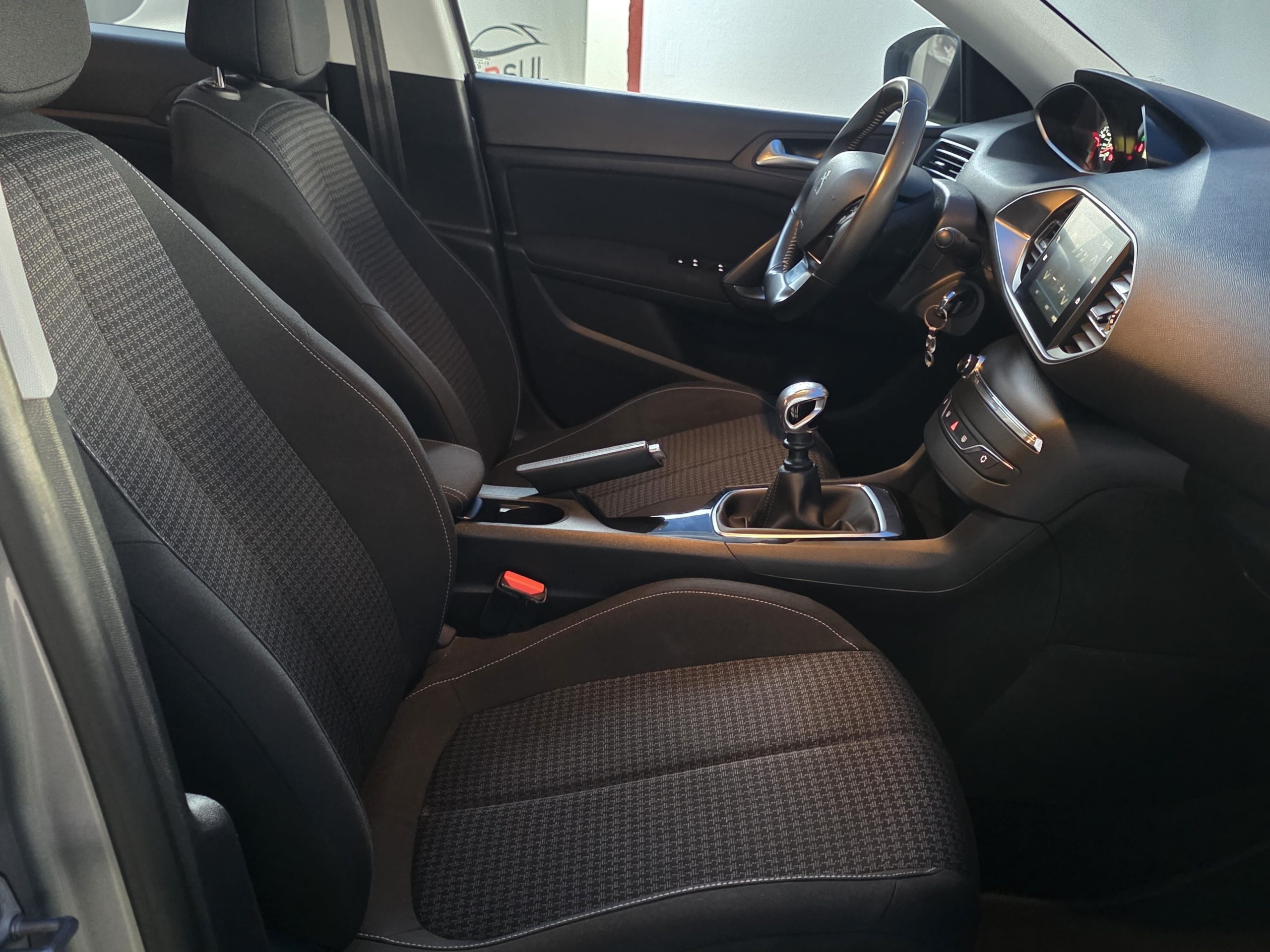 PEUGEOT 308 1.6  HDI