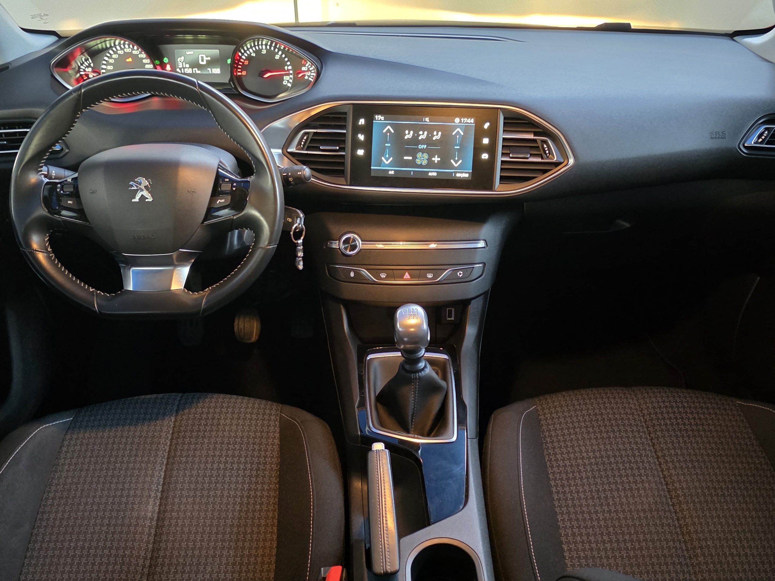 PEUGEOT 308 1.6  HDI