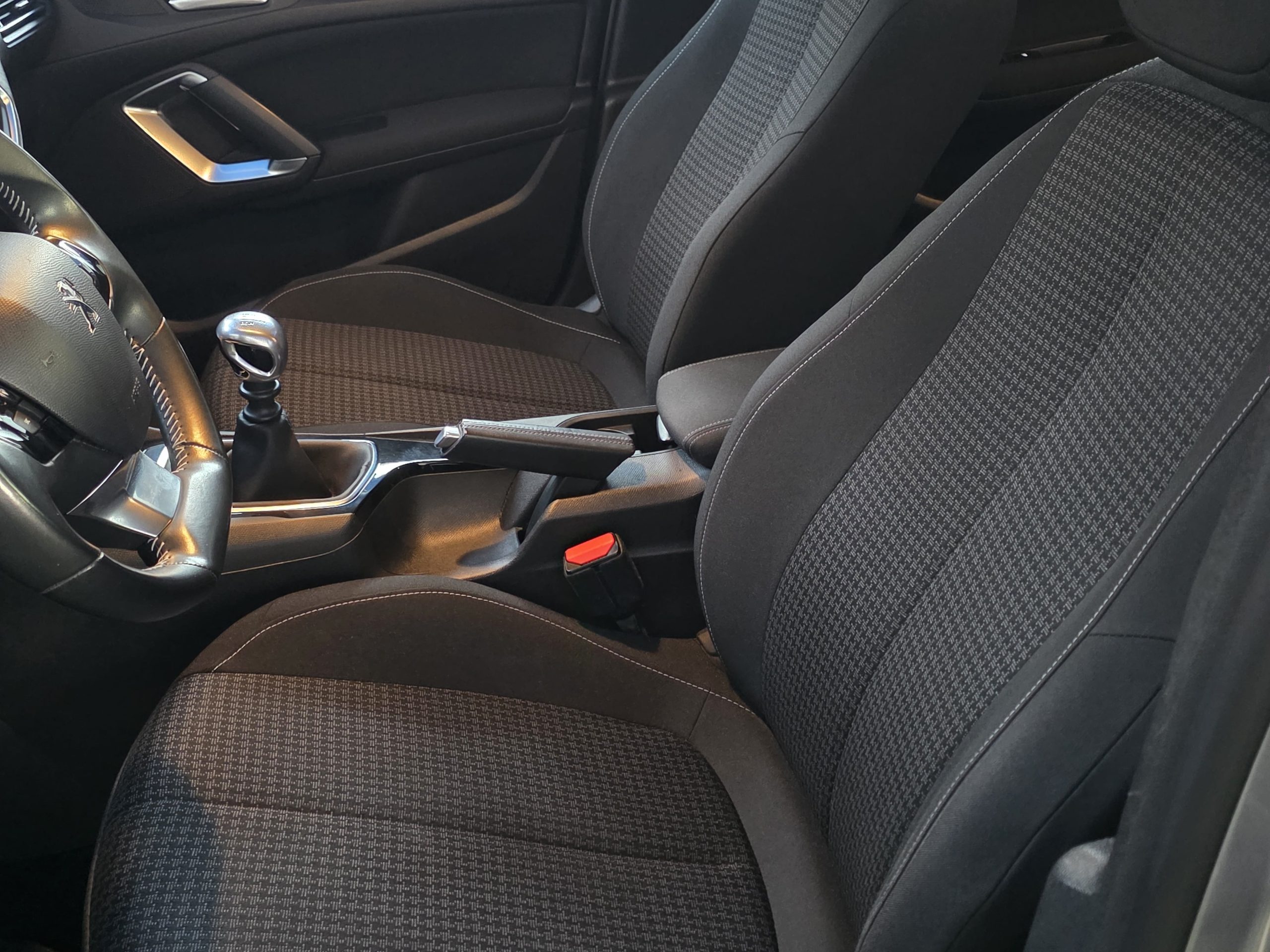 PEUGEOT 308 1.6  HDI