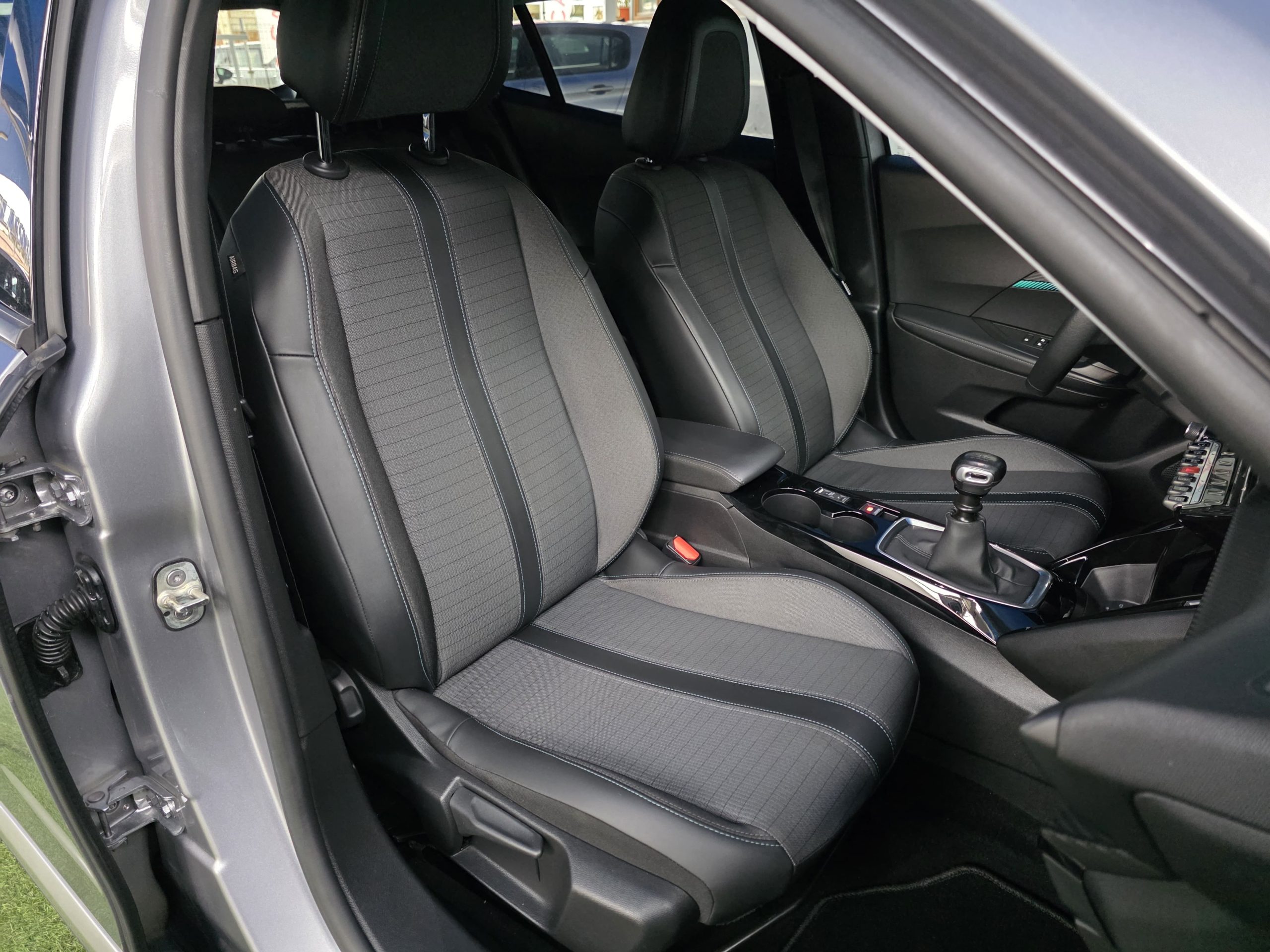 PEUGEOT  2008 1.5  ALLUR  HDI