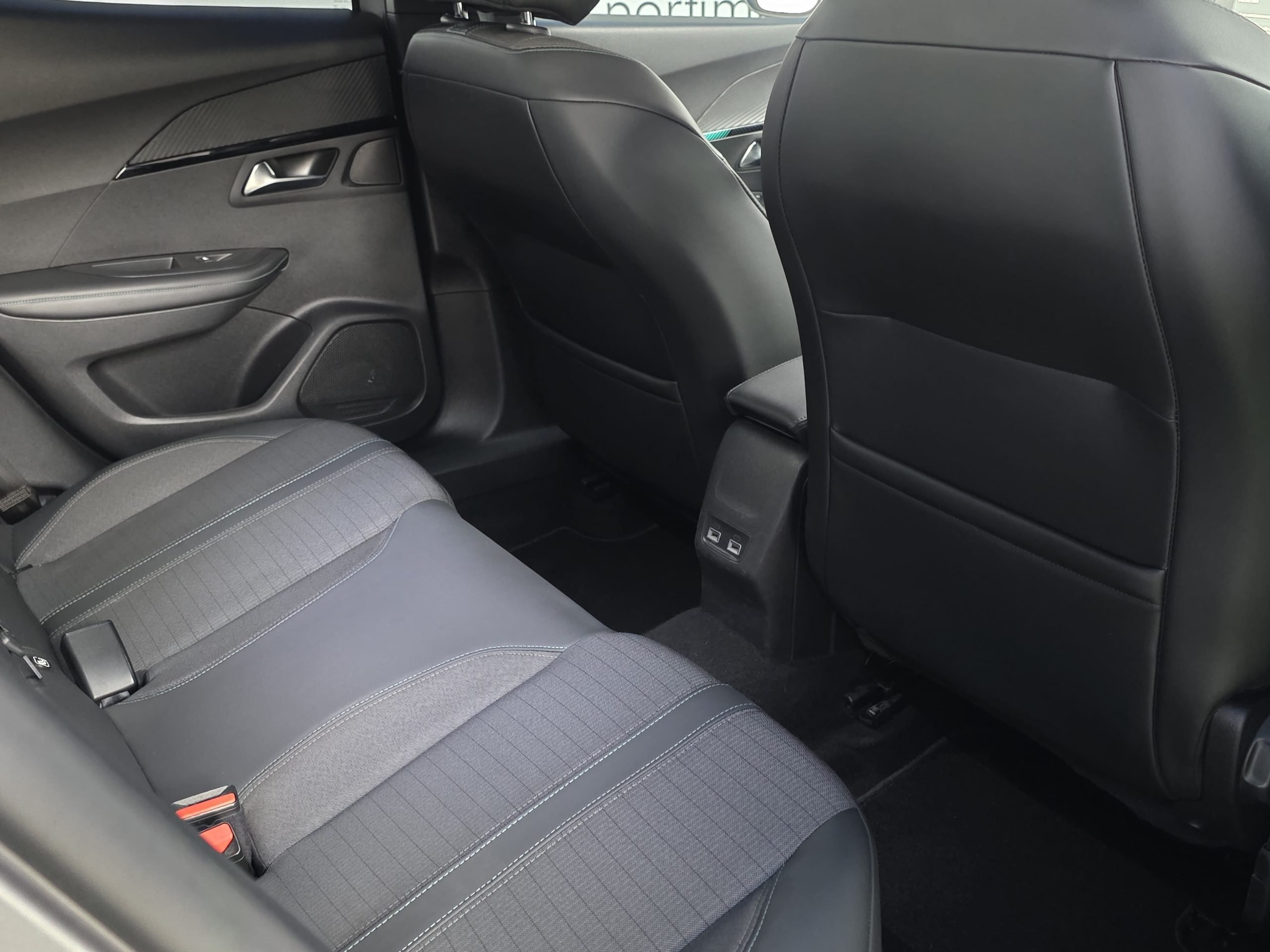 PEUGEOT  2008 1.5  ALLUR  HDI