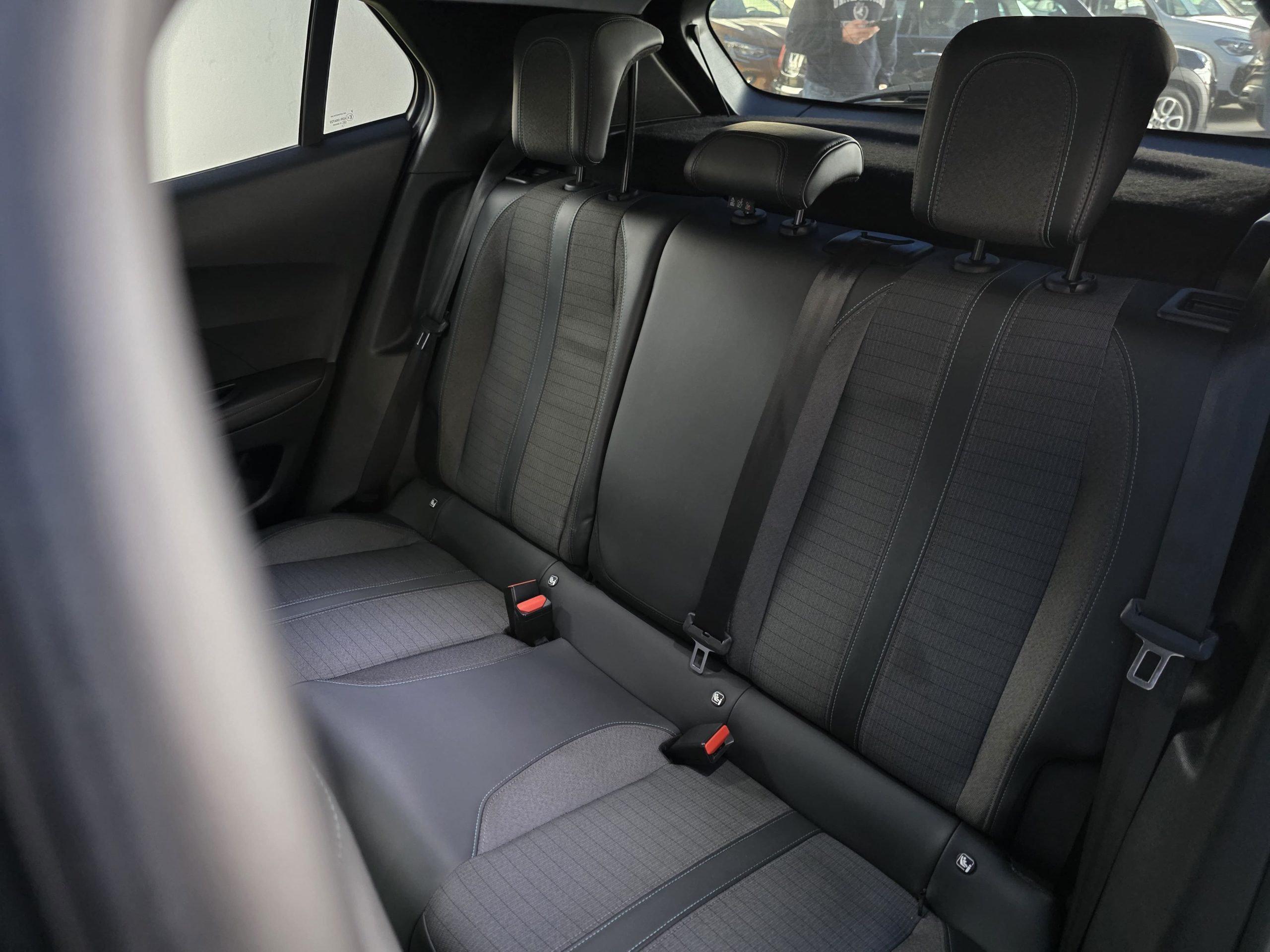 PEUGEOT  2008 1.5  ALLUR  HDI