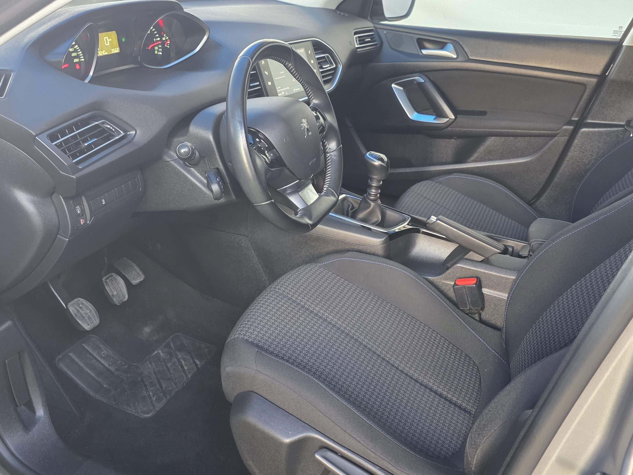 PEUGEOT 308 1.5 HDI STYLE