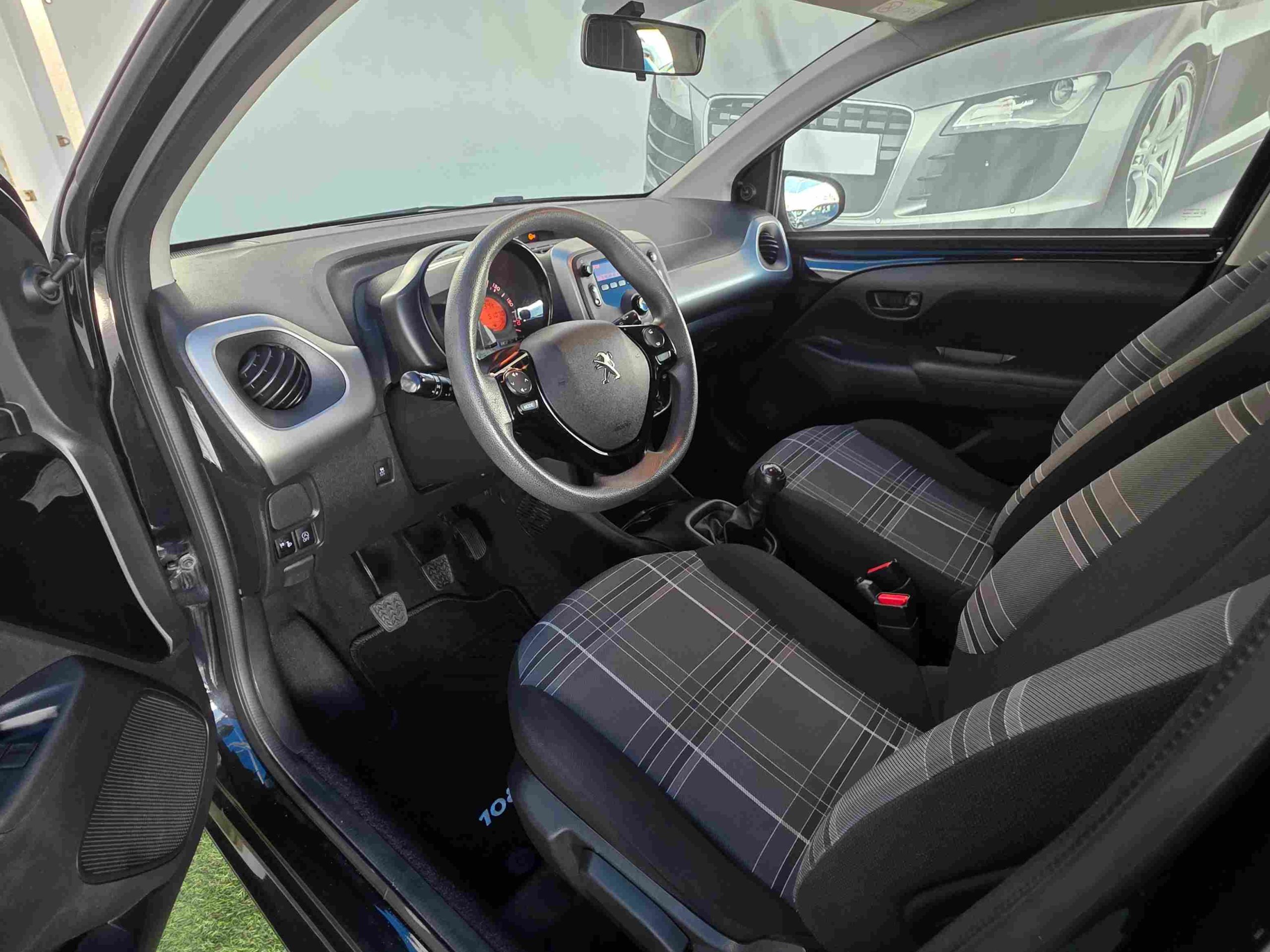 PEUGEOT    108 1.0