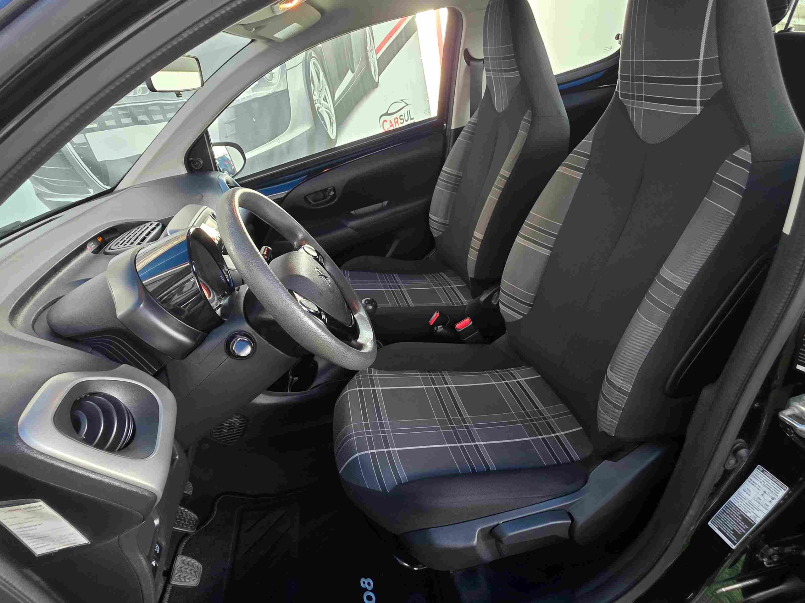 PEUGEOT    108 1.0