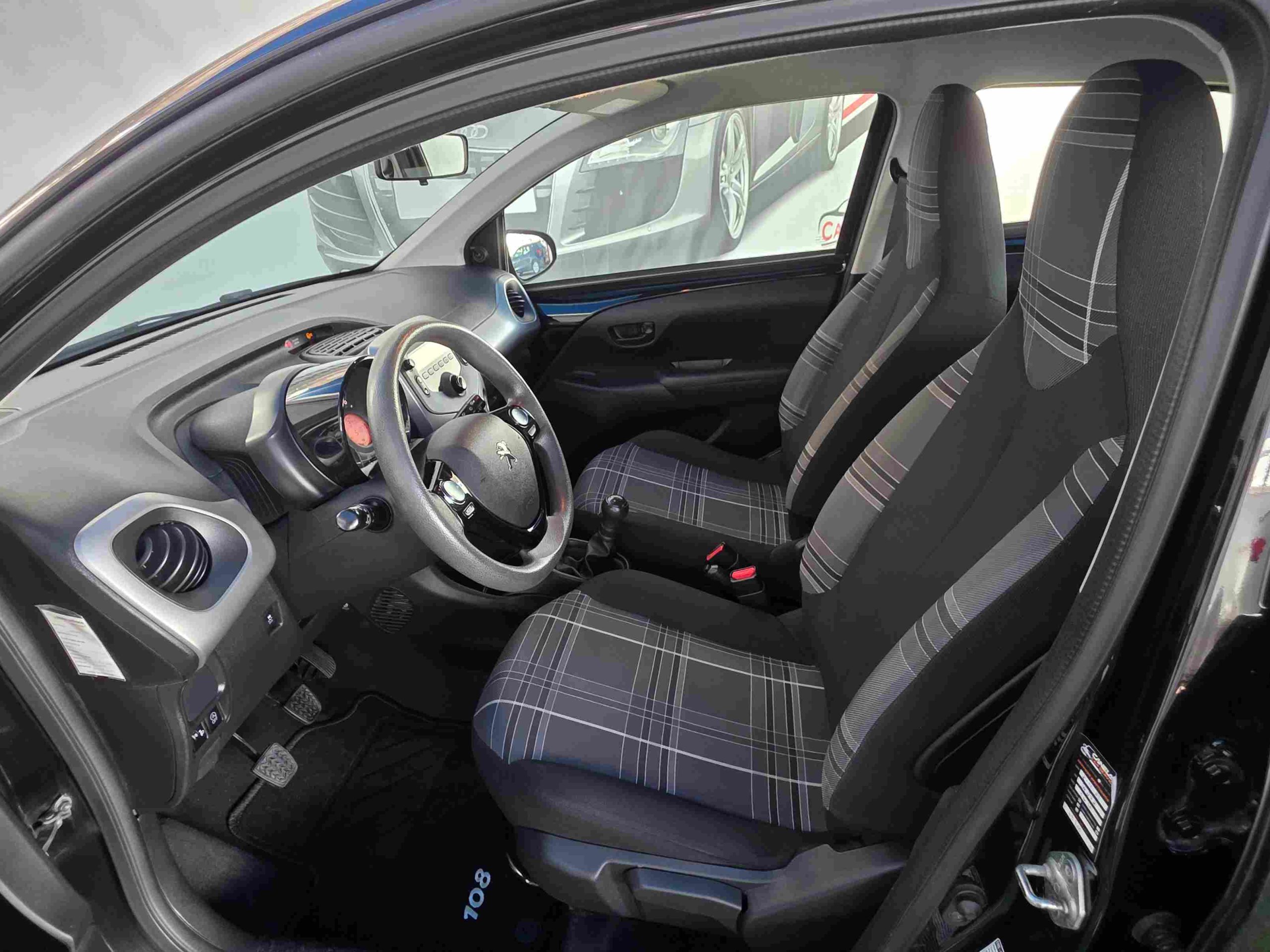 PEUGEOT    108 1.0