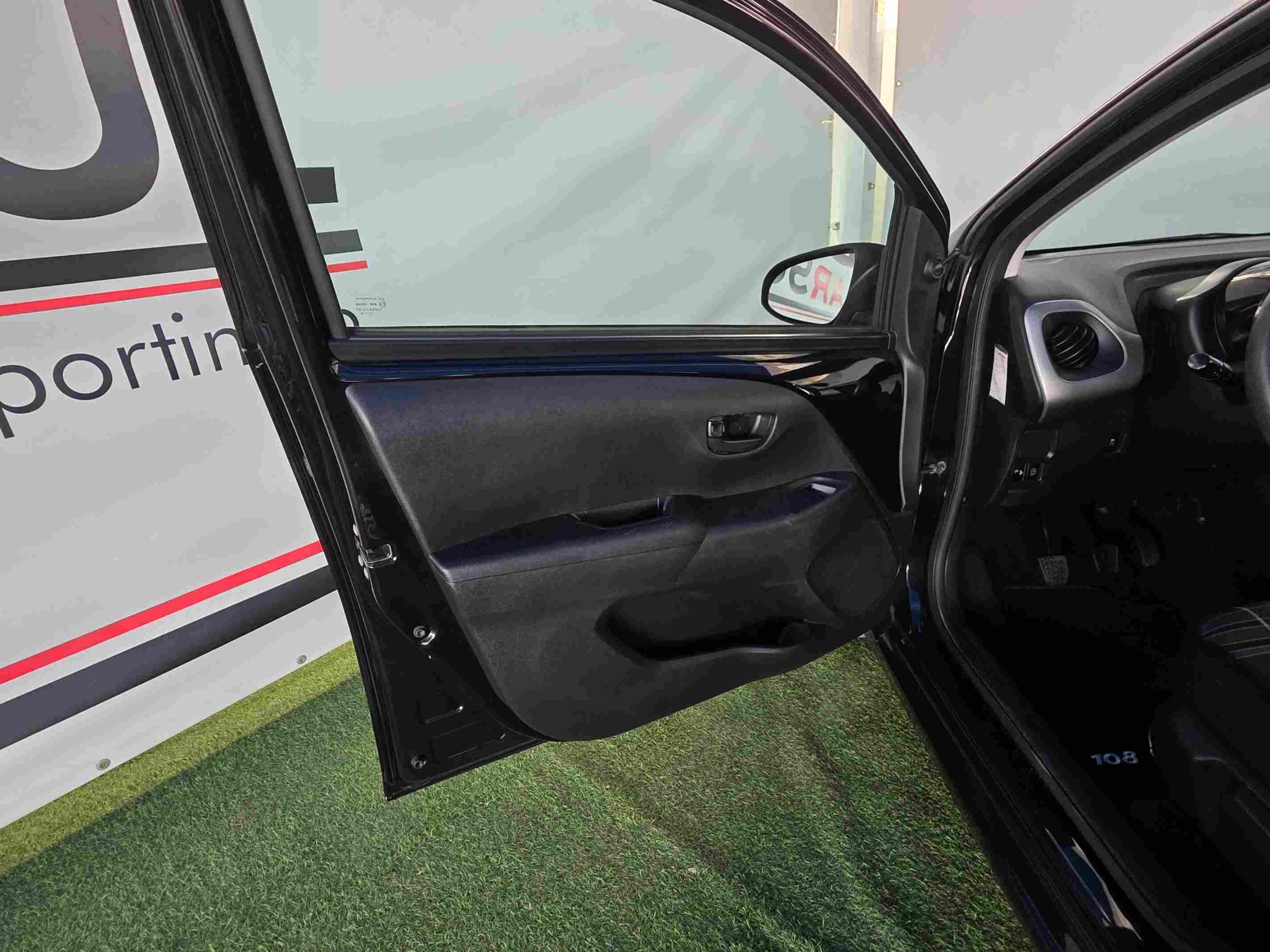 PEUGEOT    108 1.0