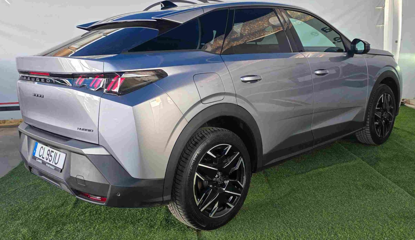 PEUGEOT 3008 1.2 HIBRIDO ALLUR