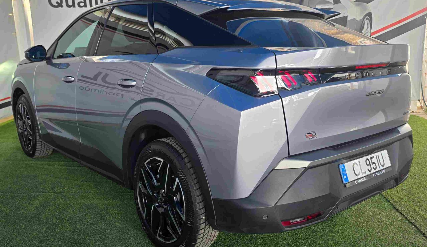 PEUGEOT 3008 1.2 HIBRIDO ALLUR
