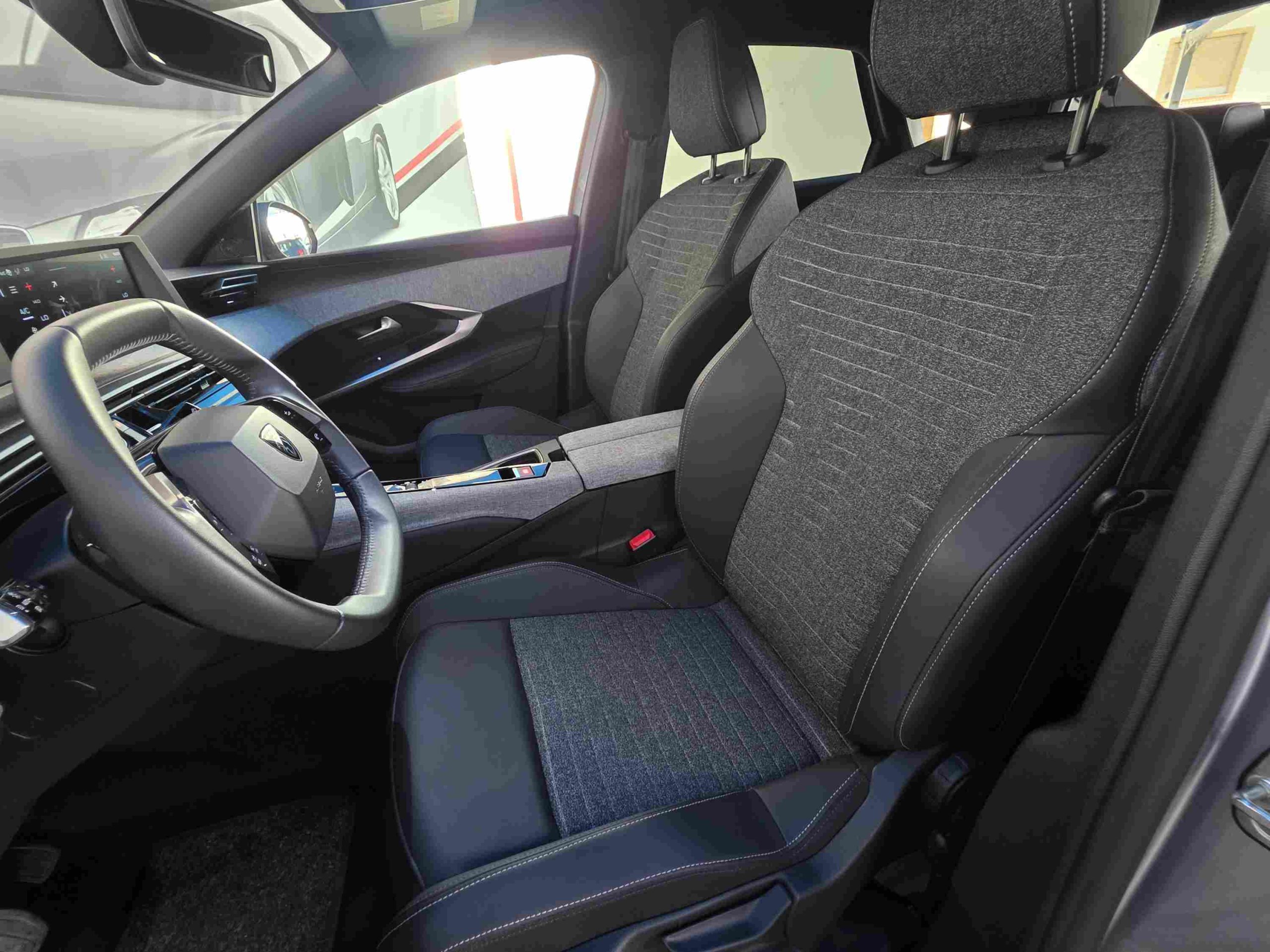 PEUGEOT 3008 1.2 HIBRIDO ALLUR
