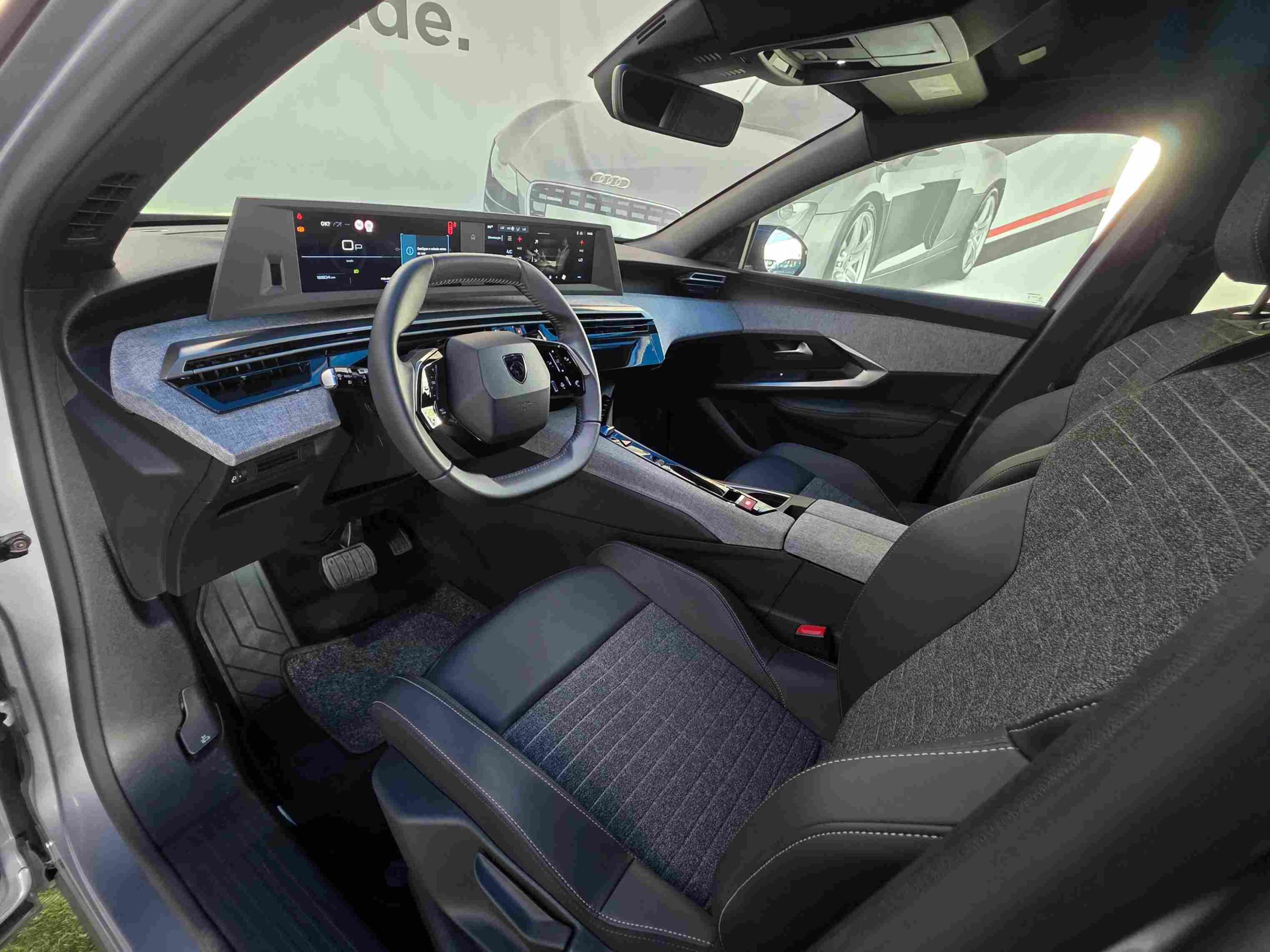 PEUGEOT 3008 1.2 HIBRIDO ALLUR