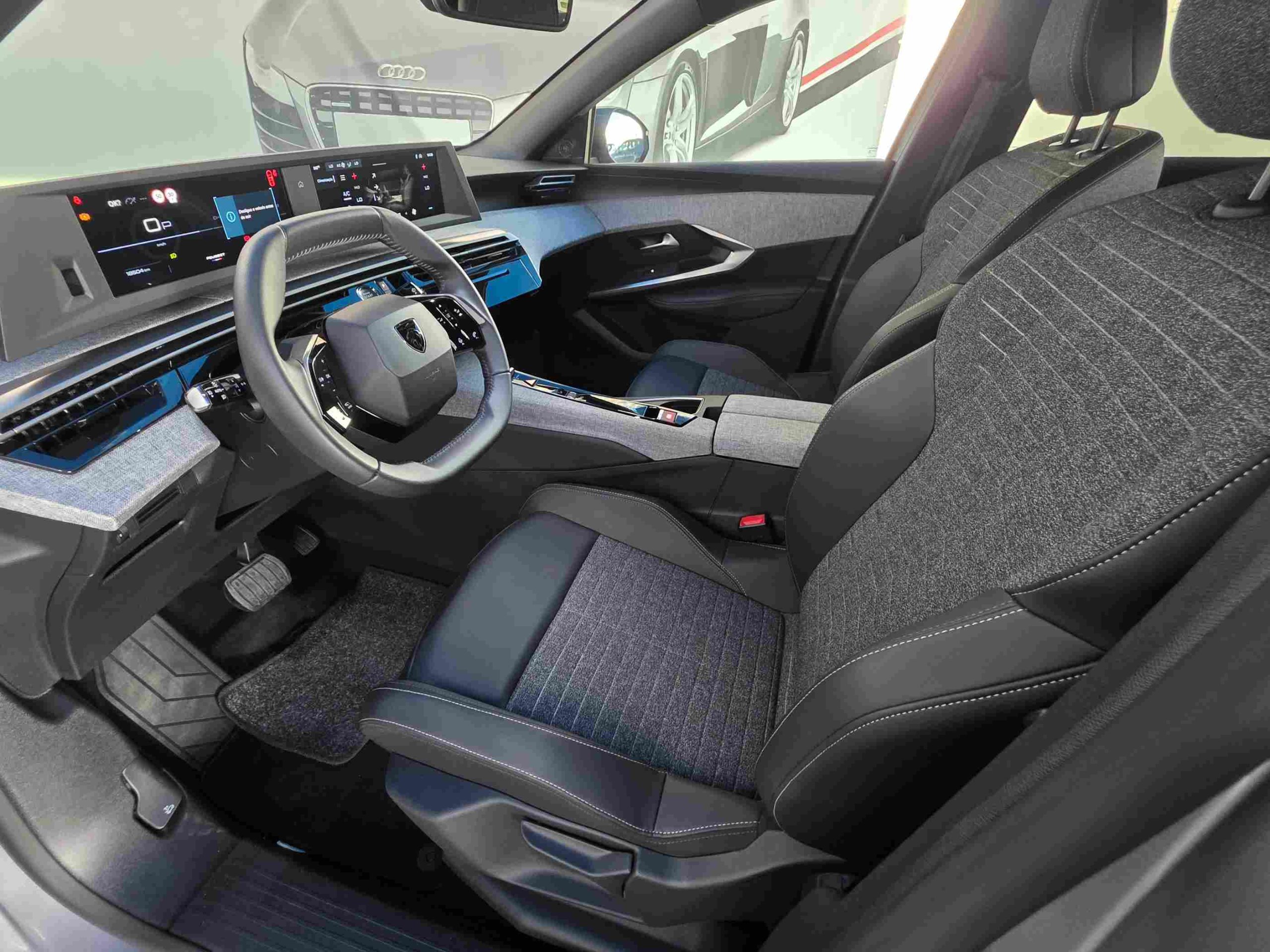 PEUGEOT 3008 1.2 HIBRIDO ALLUR