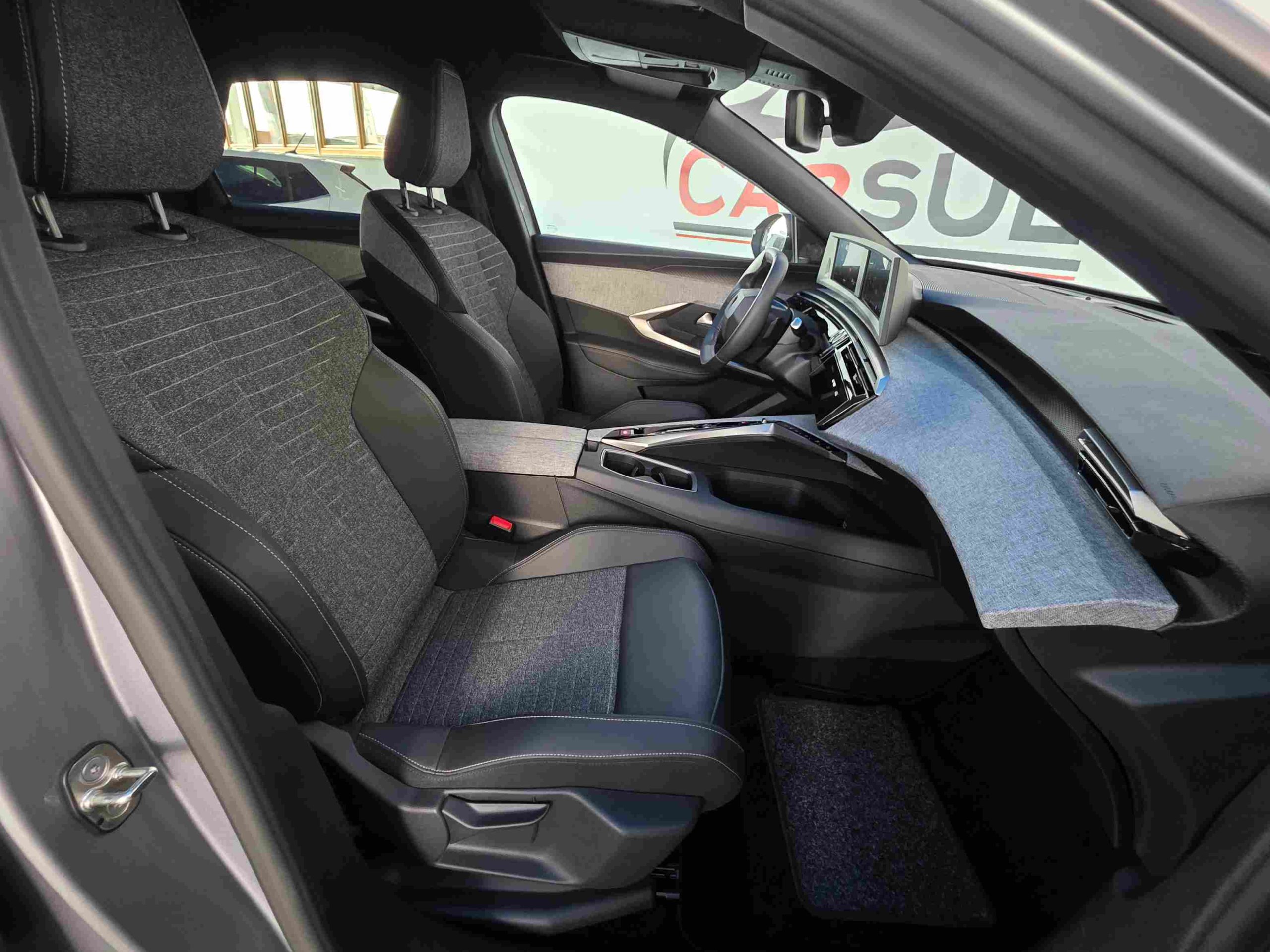 PEUGEOT 3008 1.2 HIBRIDO ALLUR