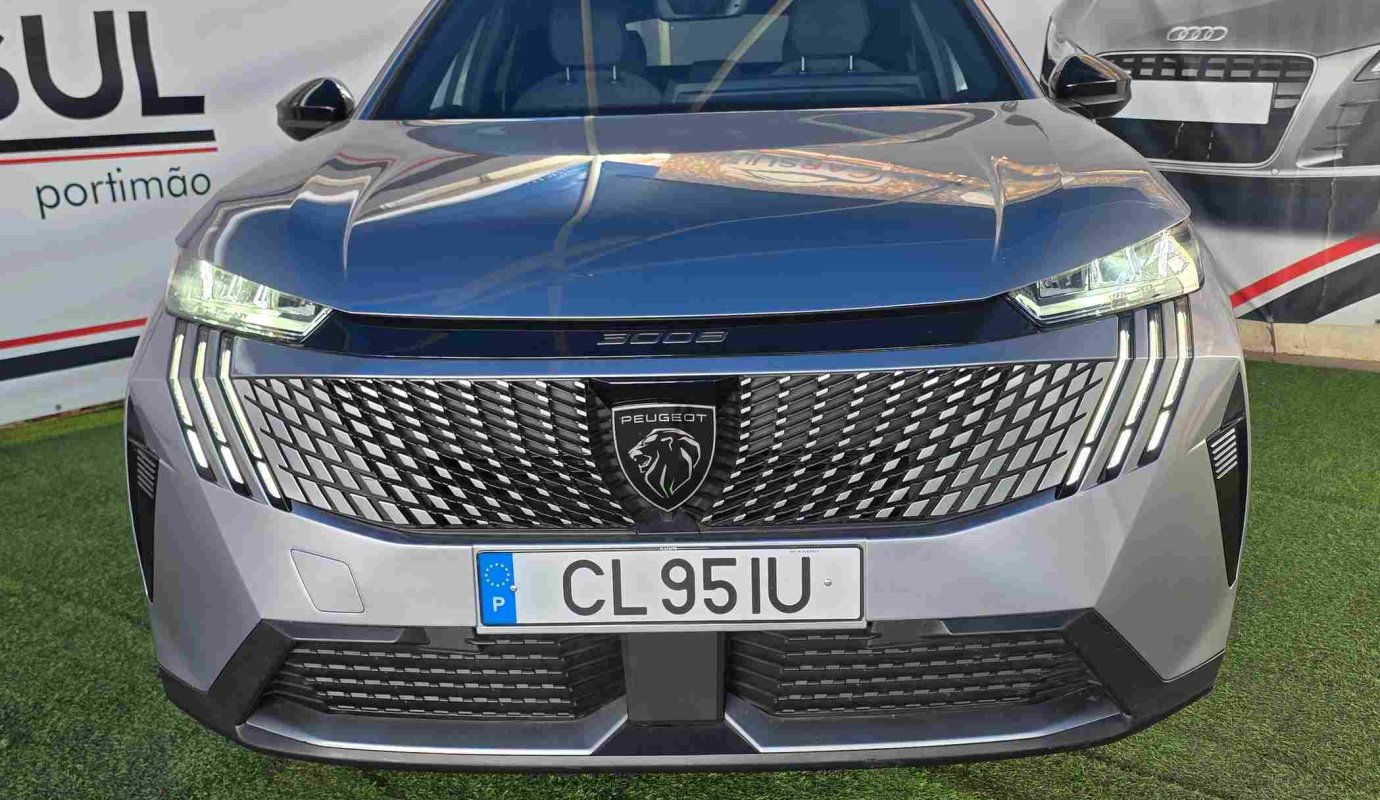 PEUGEOT 3008 1.2 HIBRIDO ALLUR
