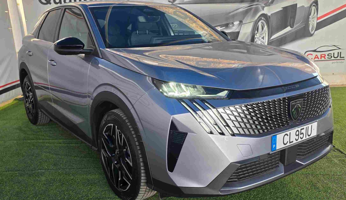 PEUGEOT 3008 1.2 HIBRIDO ALLUR