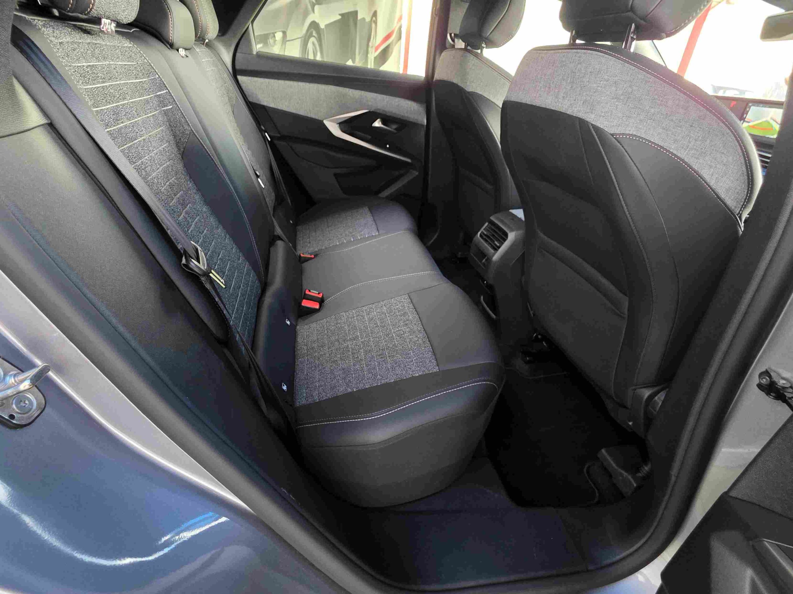 PEUGEOT 3008 1.2 HIBRIDO ALLUR